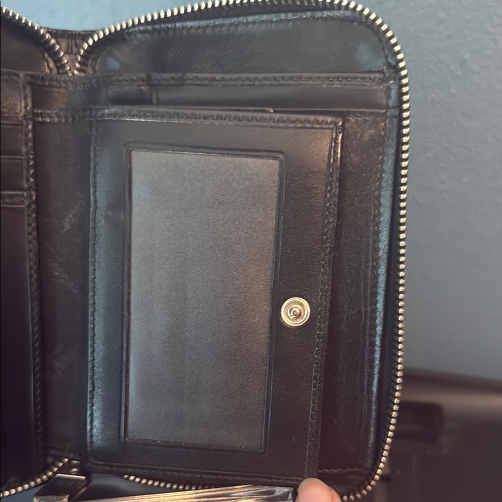 Ferragamo Black Leather Wallet - Picture 6 of 10